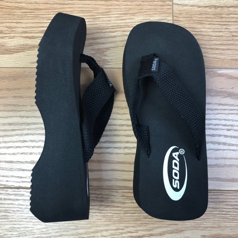 Girls Black Platform/Wedge flip flop sandals